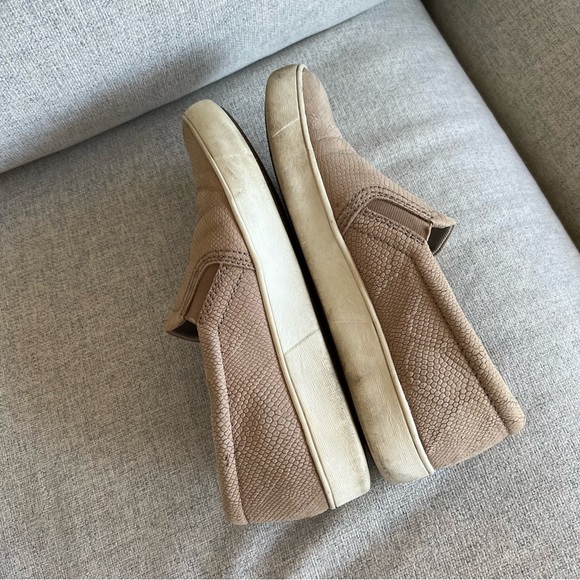 LAST CALL!! Naturalizer slip on shoes - Picture 4 of 7